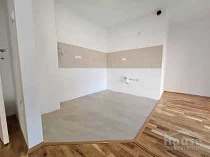 Železnička stanica | 4zida.rs