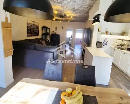 Autokomanda | 4zida.rs