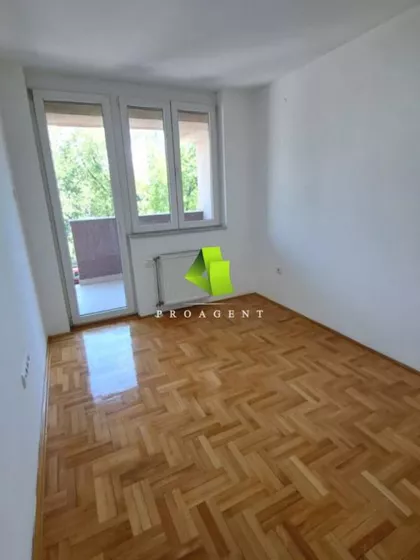 Dom Zdravlja | 4zida.rs