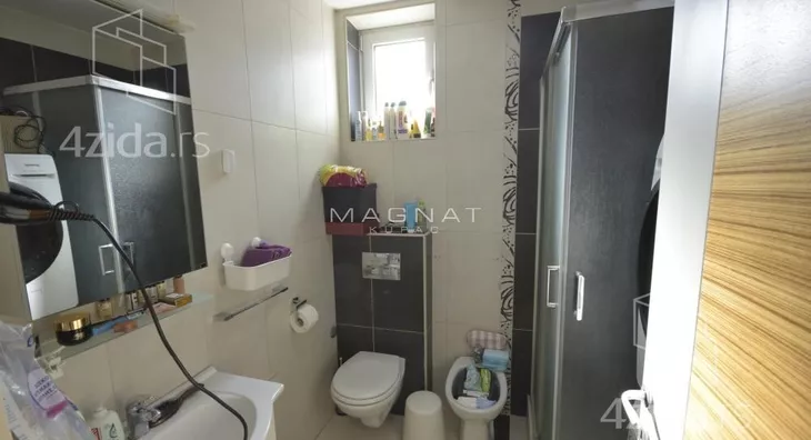 Četvoroiposoban stan | 4zida