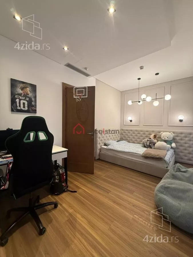 Petosoban stan | 4zida