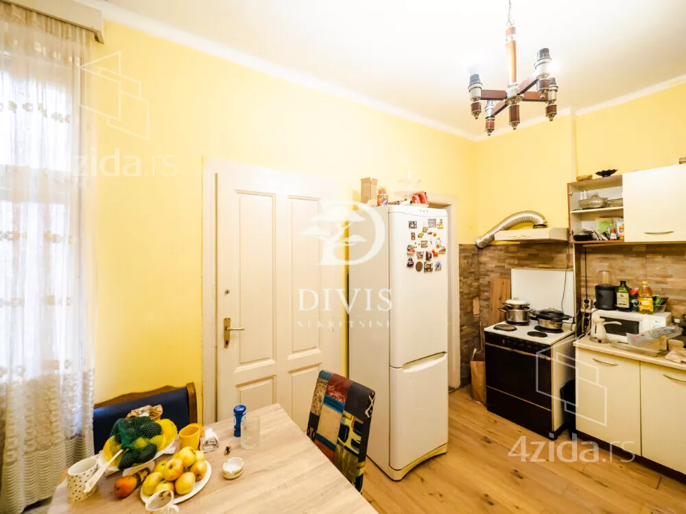 Četvoroiposoban stan | 4zida