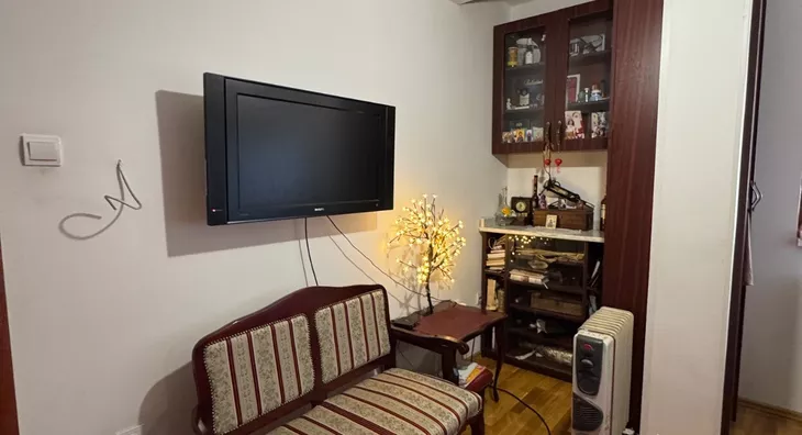 Petoiposoban stan | 4zida