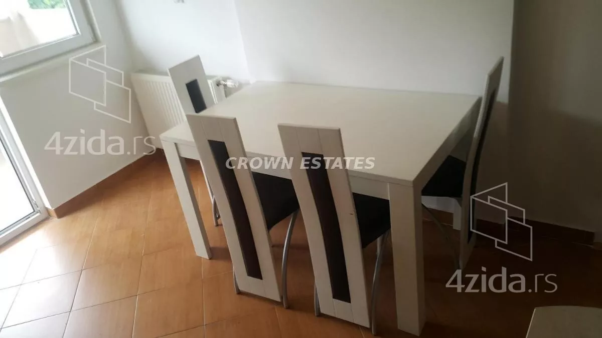 Petosoban stan | 4zida