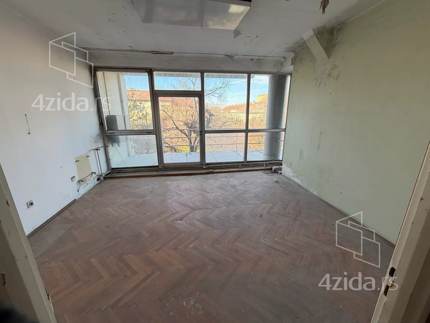 Poslovna zgrada | 4zida