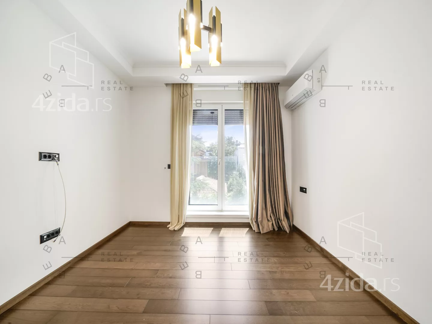 Petosoban stan | 4zida