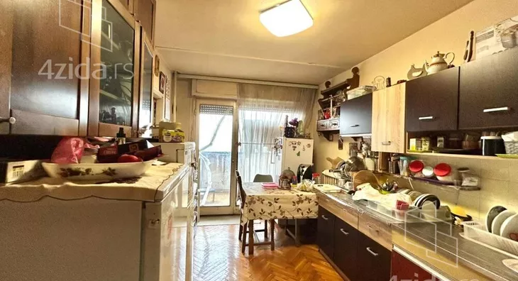 Četvoroiposoban stan | 4zida