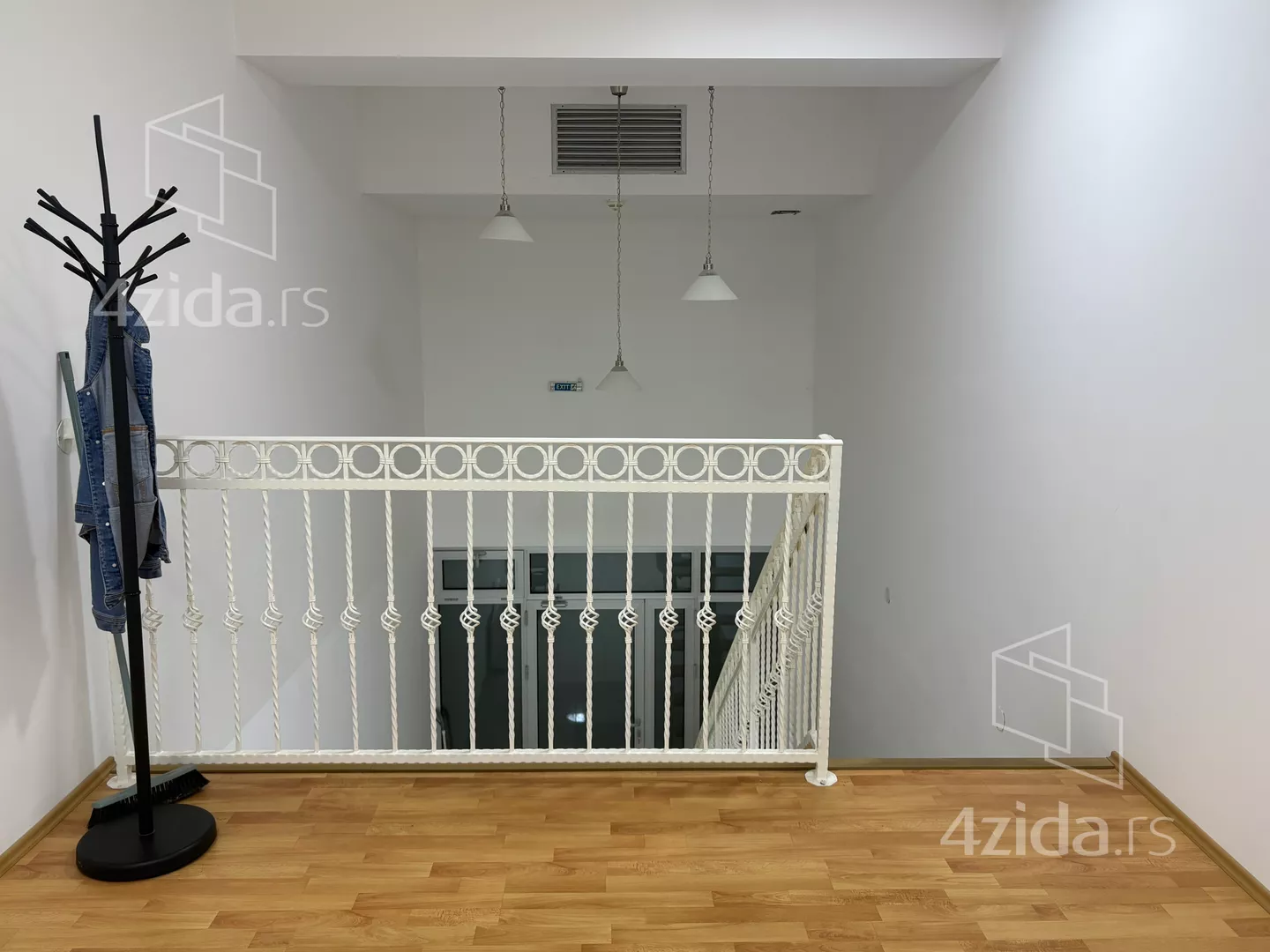 Lokal | 4zida