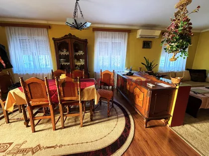 Mali Radanovac | 4zida.rs