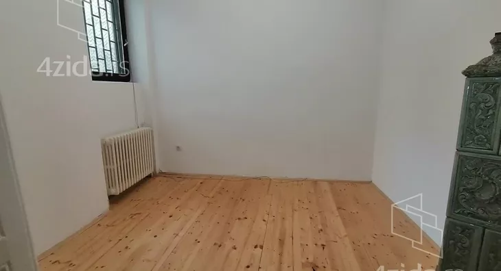 Sedmosoban stan | 4zida