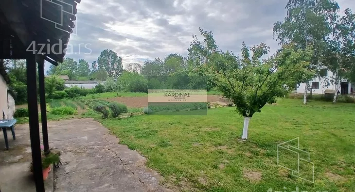 Plac | 4zida
