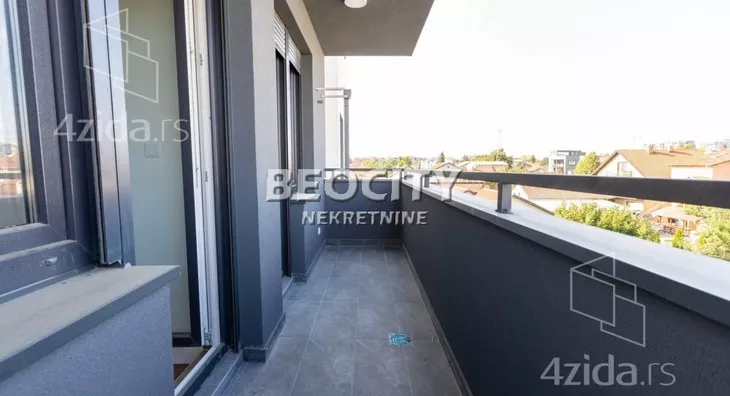 Četvoroiposoban stan | 4zida