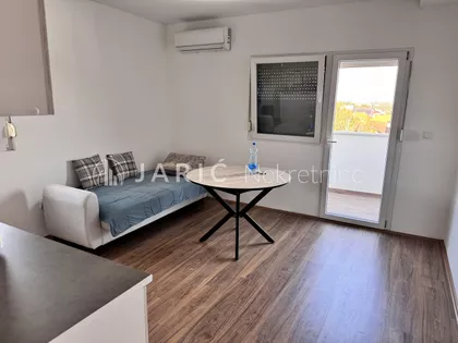 Zemun Polje | 4zida.rs