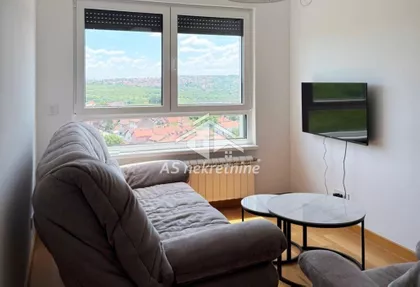 Vukov Spomenik | 4zida.rs