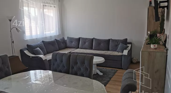 5-etažna kuća | 4zida