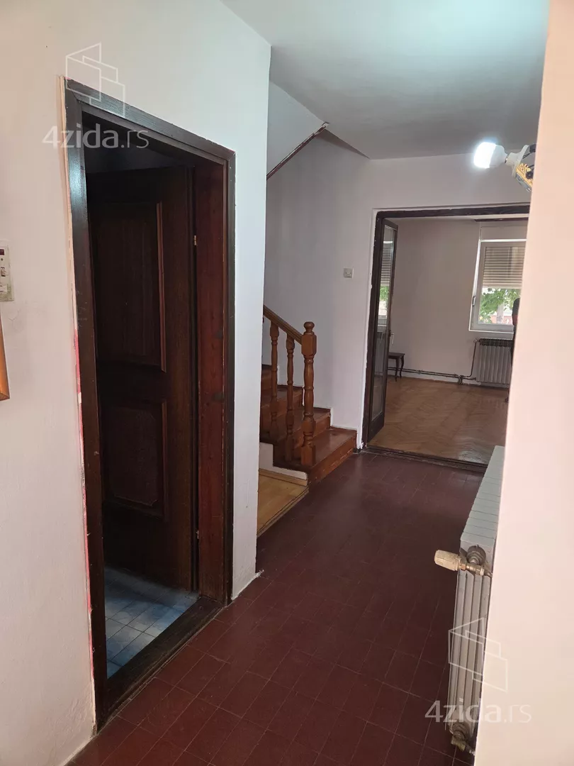 Сдается трехкомнатная квартира, Svetog Save, 400€, 100m² — фото