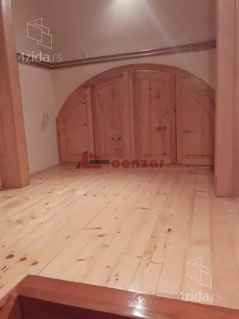 Šestosoban stan | 4zida
