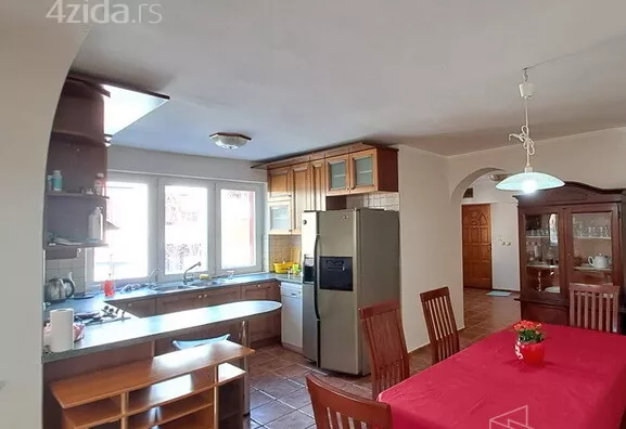 3-etažna kuća | 4zida