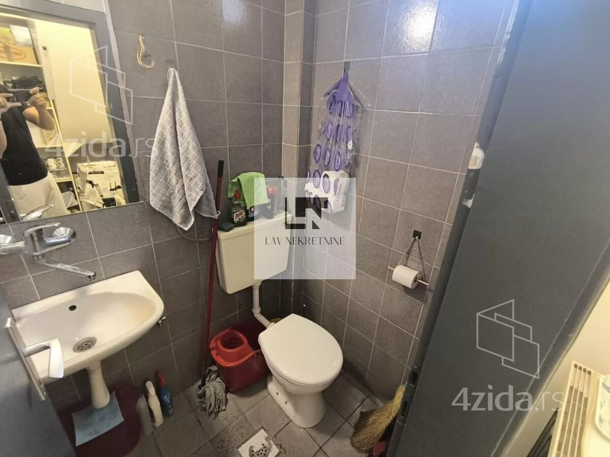 Lokal | 4zida