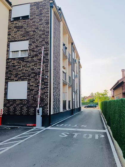 Partizanski Blok | 4zida.rs