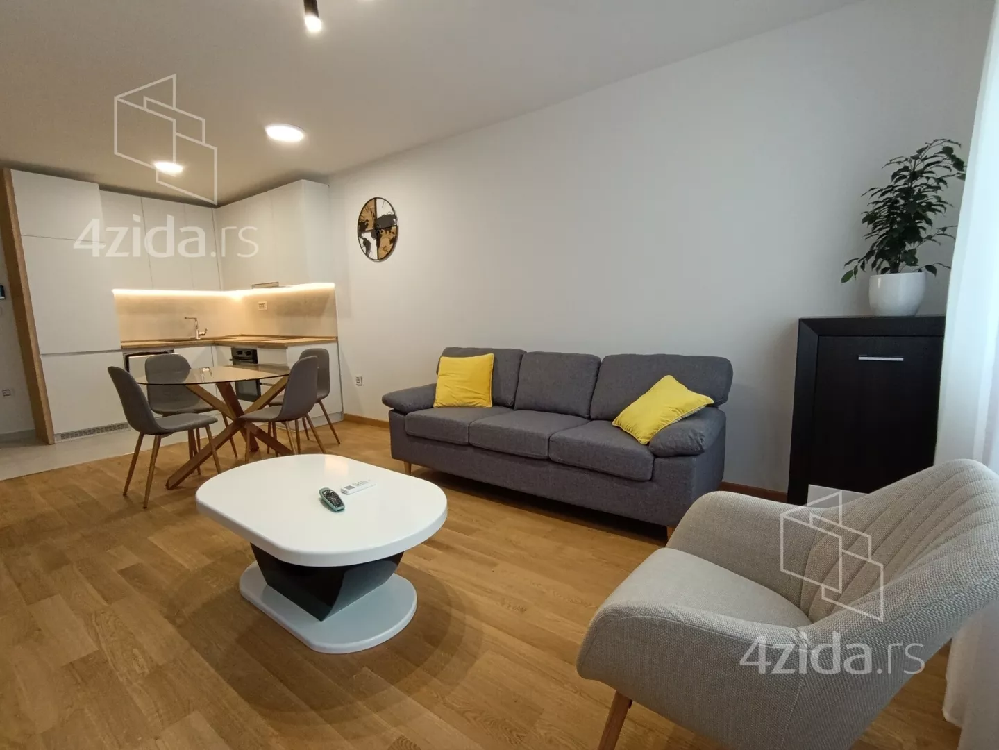 Jednoiposoban stan | 4zida