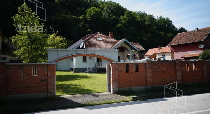 2-etažna kuća | 4zida