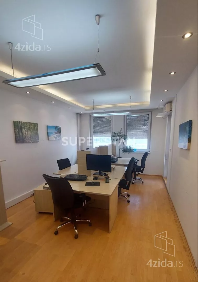 Poslovni prostor | 4zida