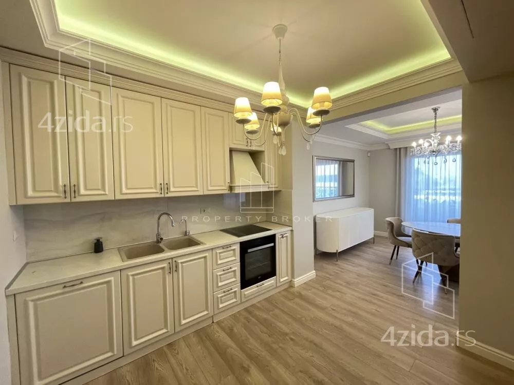 Petosoban stan | 4zida