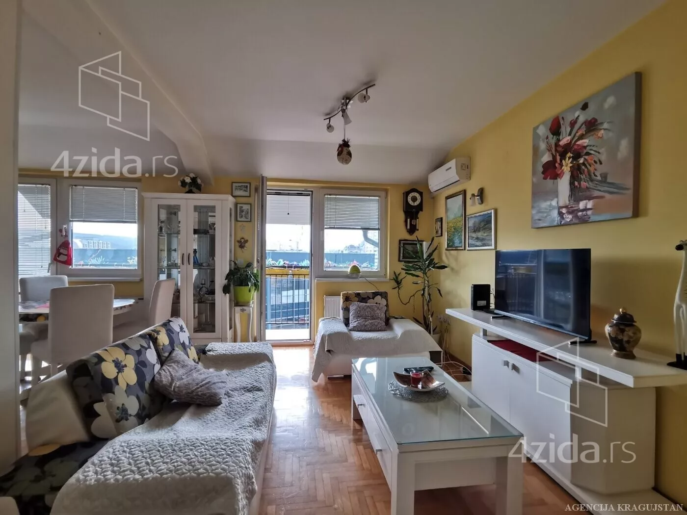 Dvoiposoban stan | 4zida