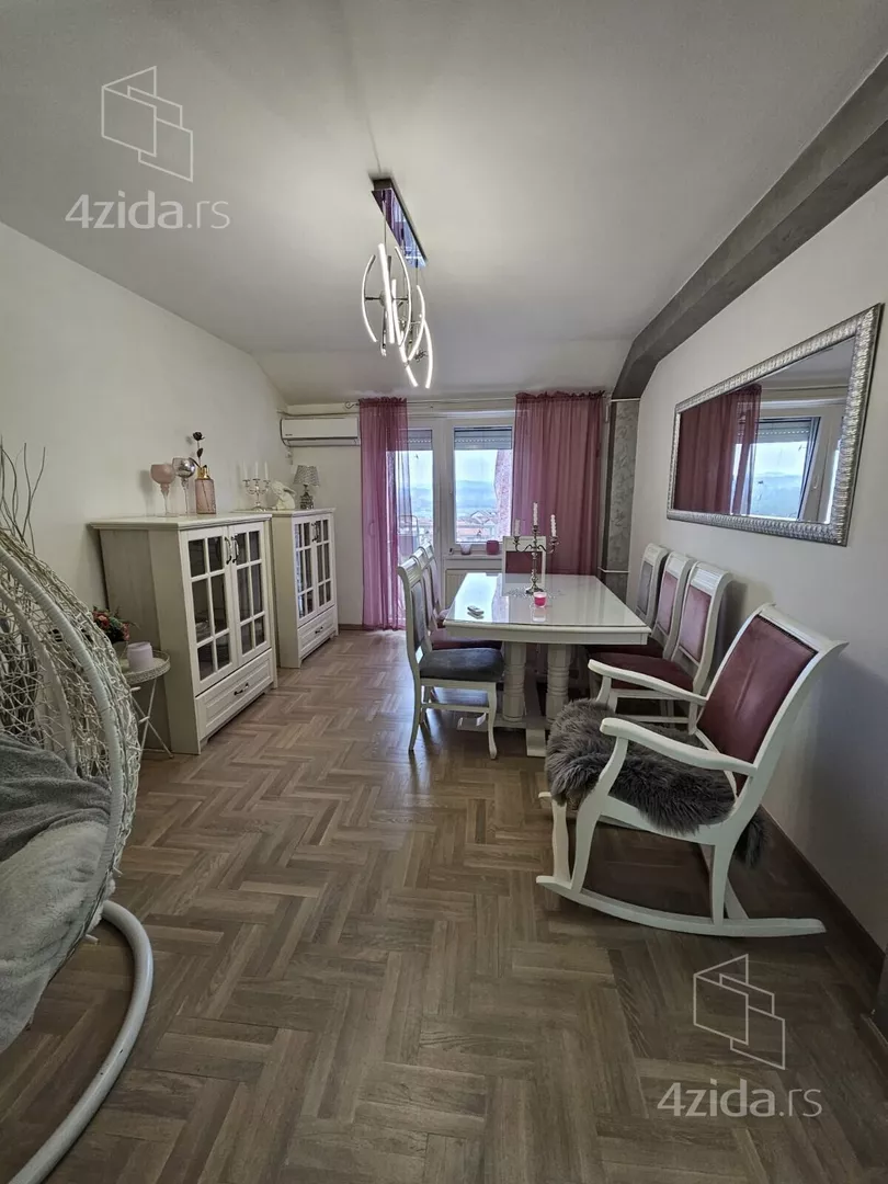 Troiposoban stan | 4zida