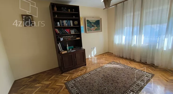 4-etažna kuća | 4zida