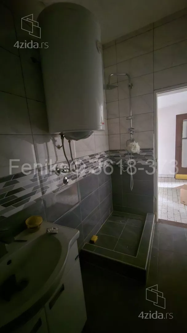 Četvoroiposoban stan | 4zida