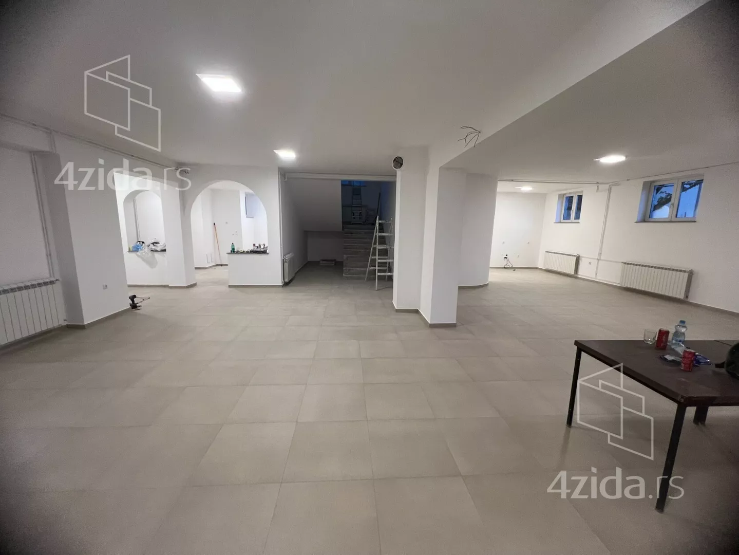 Poslovni prostor | 4zida