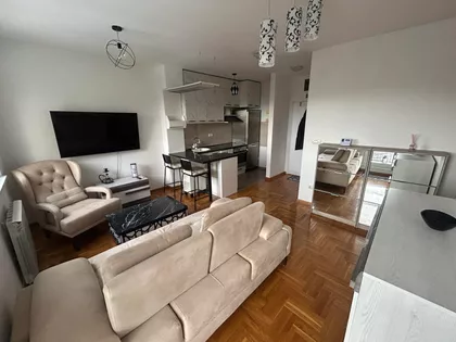 16. Oktobar | 4zida.rs