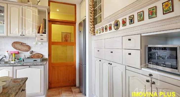 Šestosoban stan | 4zida