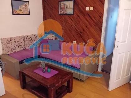 Kninska | 4zida.rs