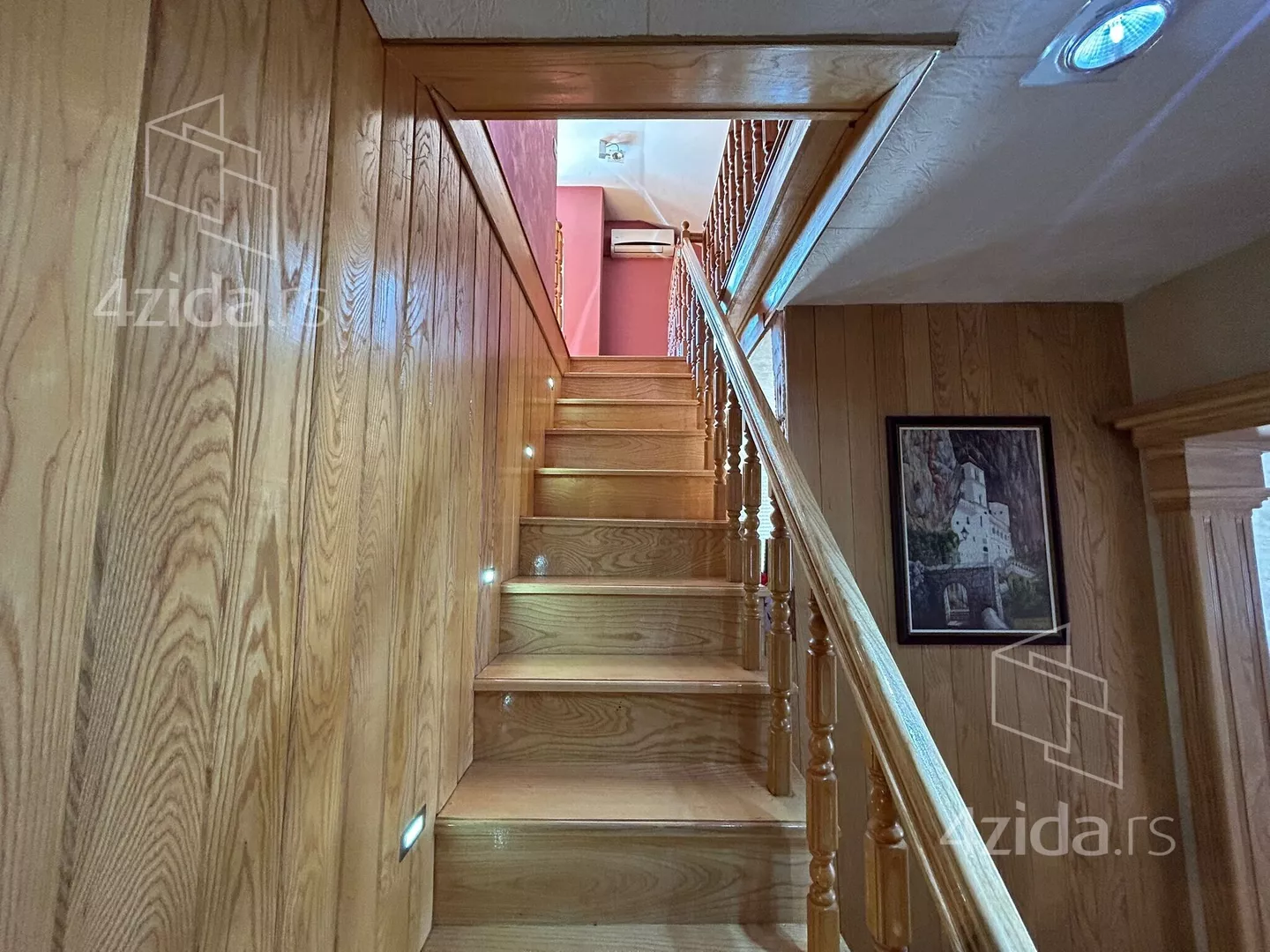 Četvoroiposoban stan | 4zida