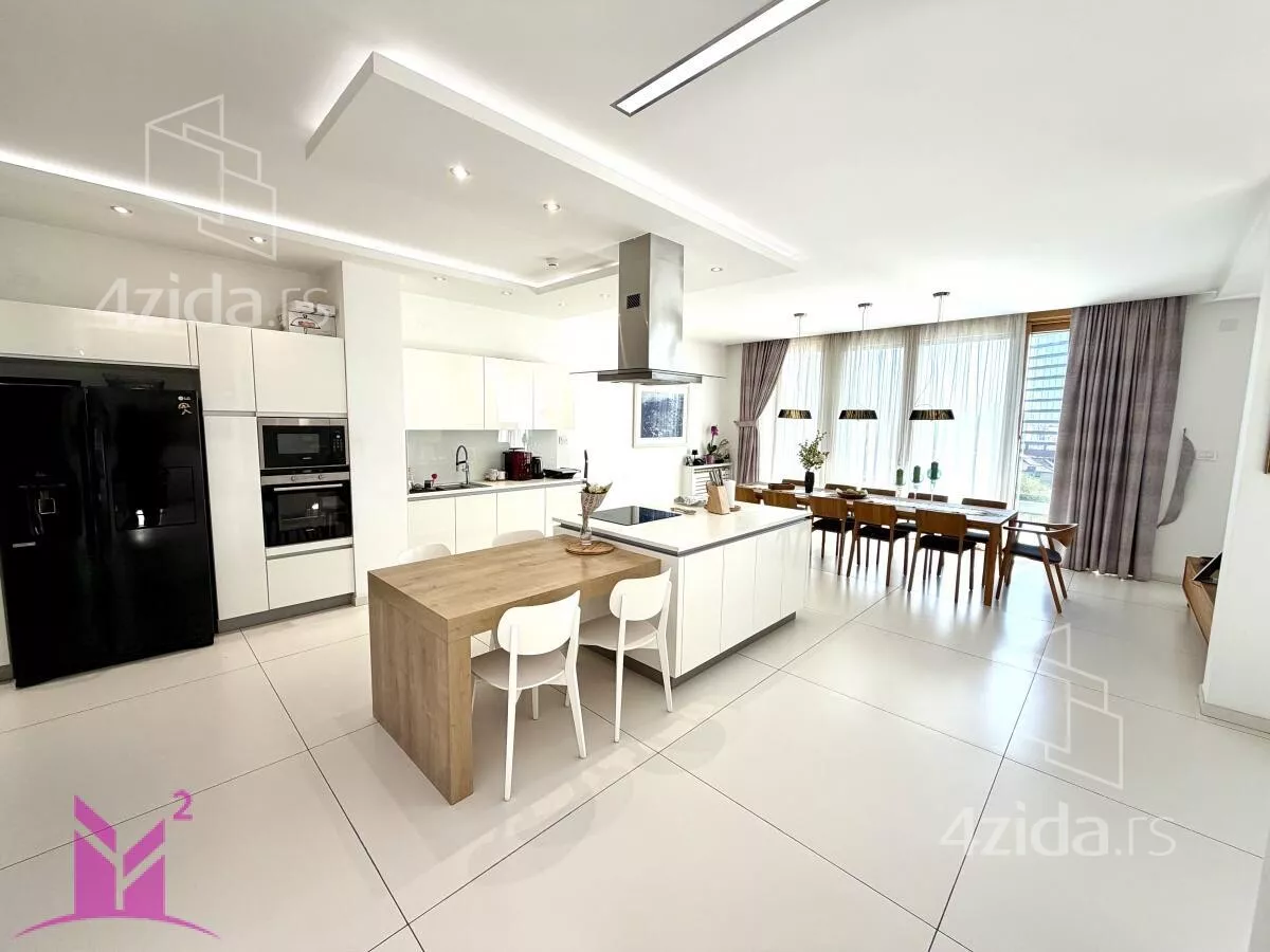 Sedmosoban stan | 4zida