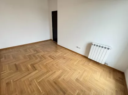 Surčin (mesto) | 4zida.rs