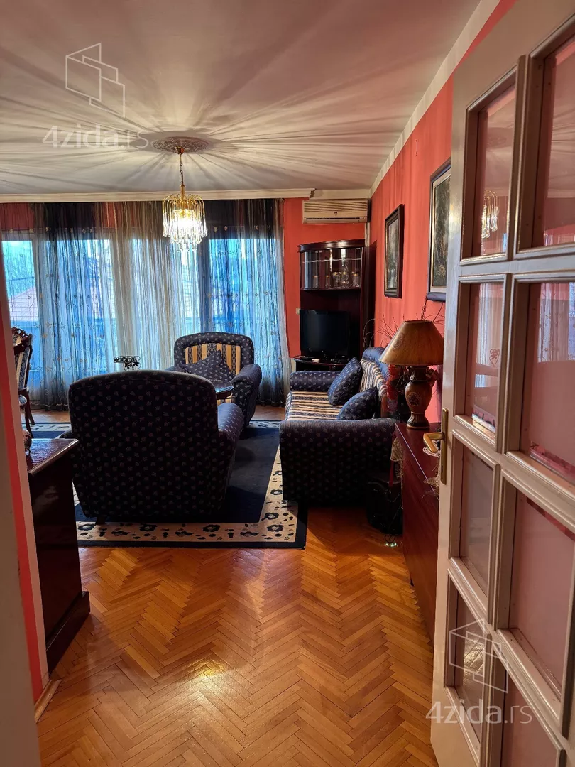 Troiposoban stan | 4zida