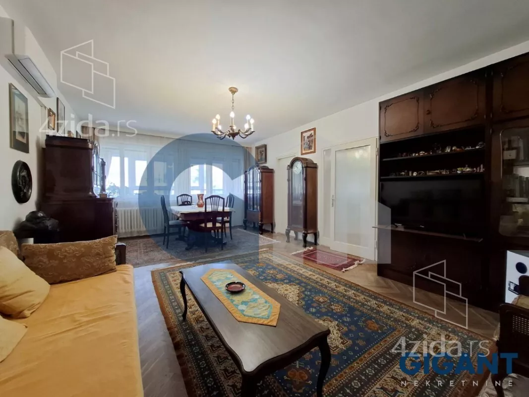 Četvoroiposoban stan | 4zida