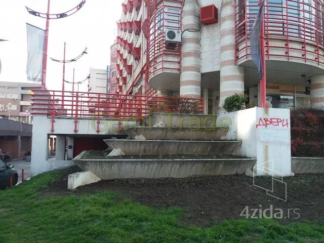 Lokal | 4zida