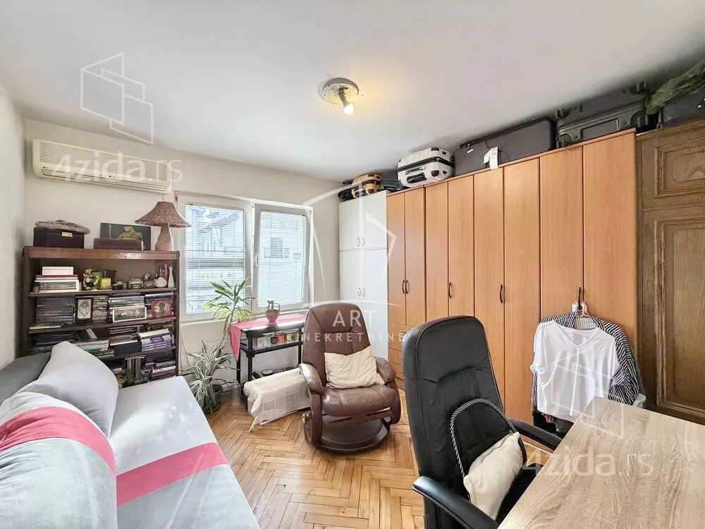 Petosoban stan | 4zida