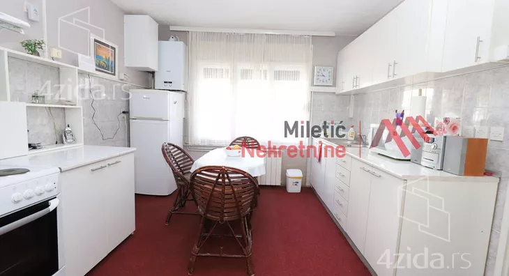 3-etažna kuća | 4zida