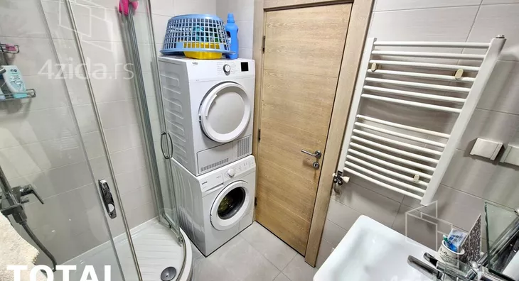 Šestosoban stan | 4zida