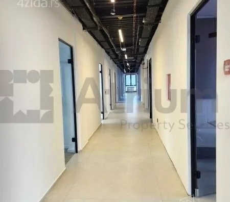 Poslovna zgrada | 4zida