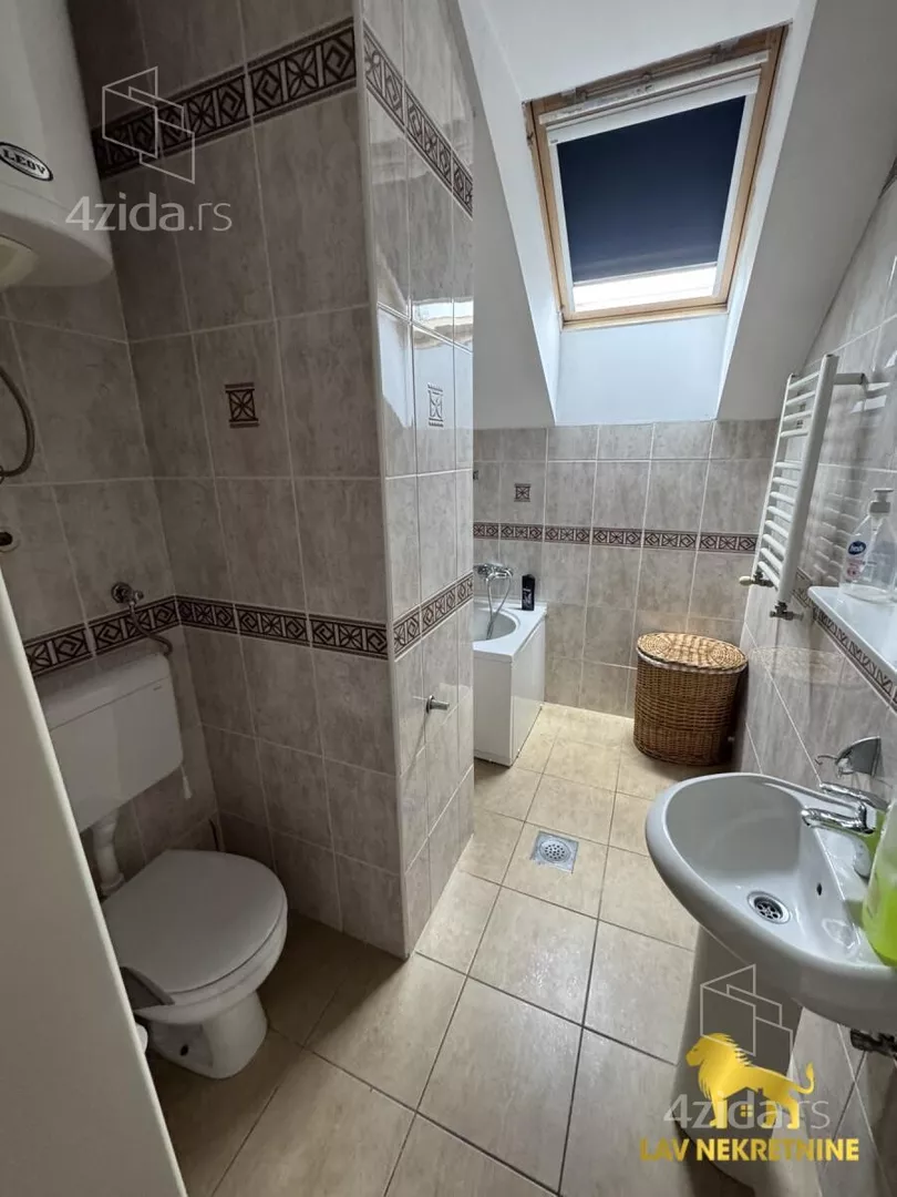 Troiposoban stan | 4zida