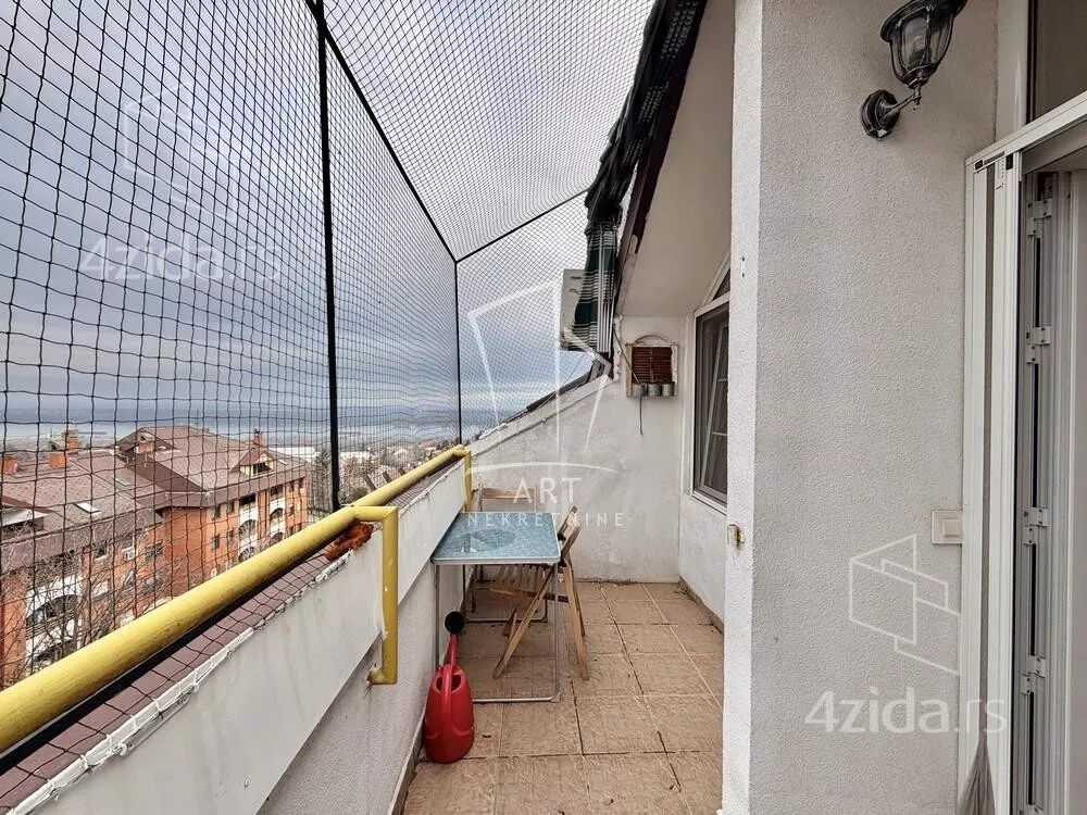 Troiposoban stan | 4zida