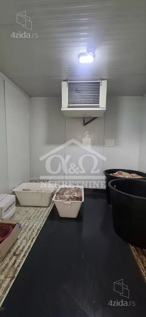 Poslovna zgrada | 4zida