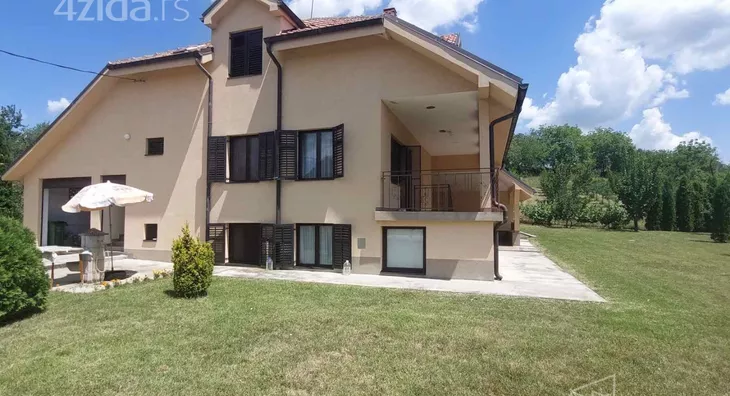 3-etažna kuća | 4zida